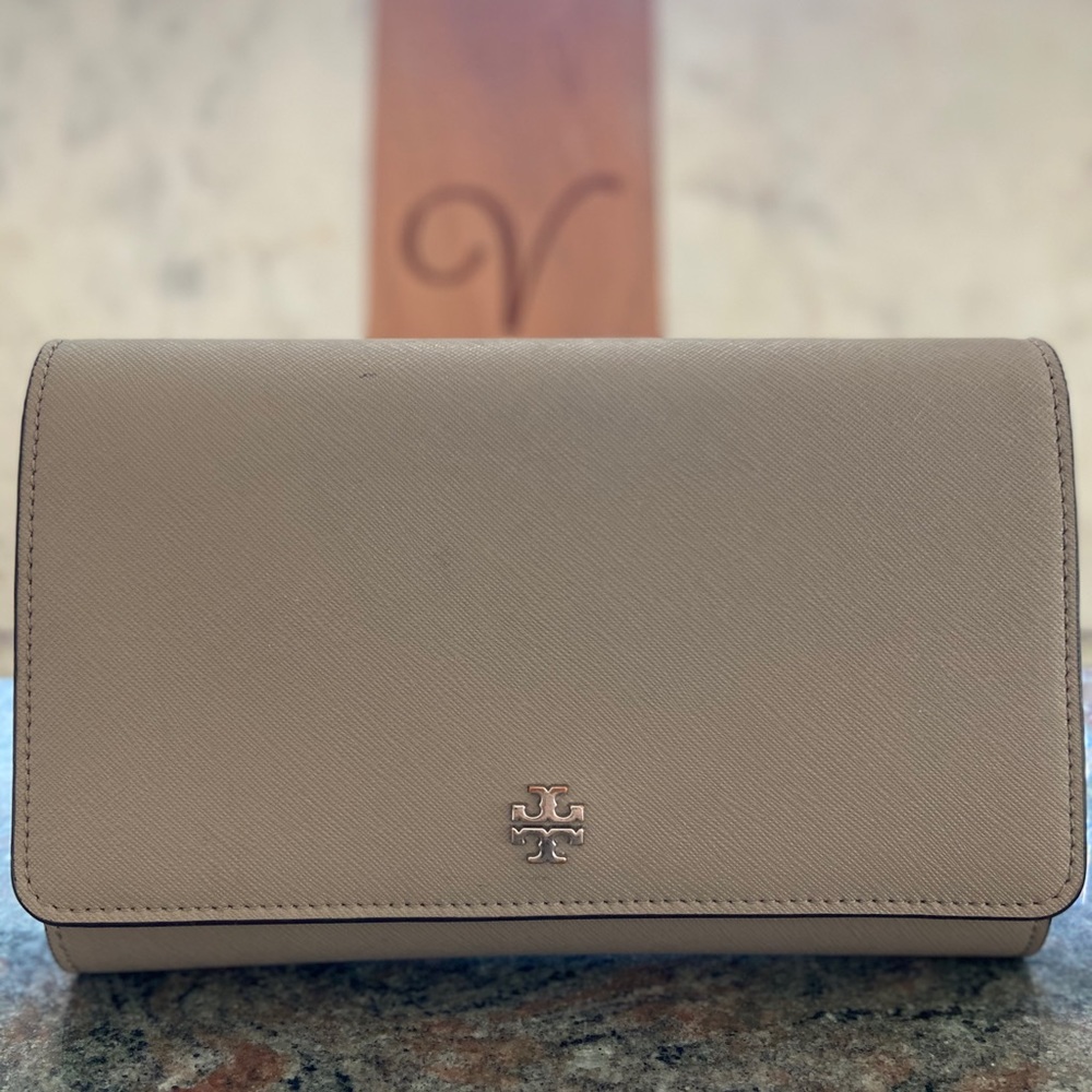 Tory Burch Robinson Wallet On Chain in Grey Heron